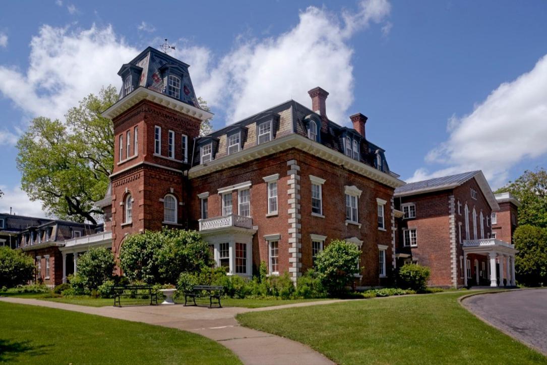 Oneida Community Mansion House Hotel Exterior photo