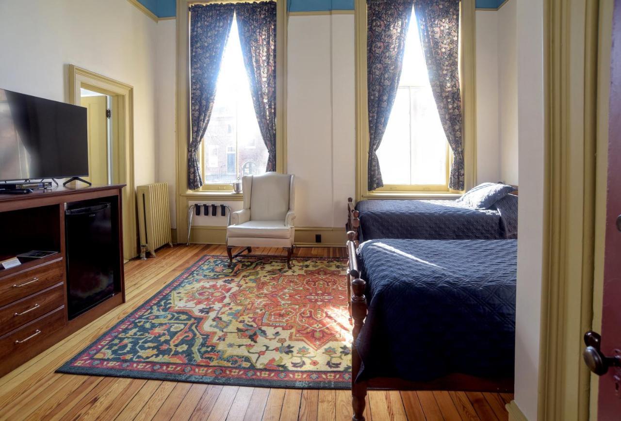 Oneida Community Mansion House Hotel Exterior photo